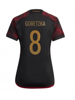 Billige Tyskland Leon Goretzka #8 Bortedrakt Dame VM 2022 Kortermet